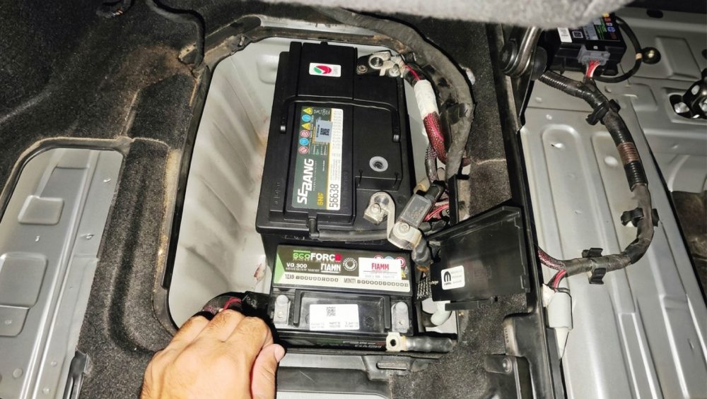 Jeep Cherokee Auxiliary Battery and Big Battery Change